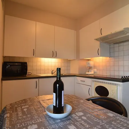 Apartamento Luxurious In With Swimming Pool