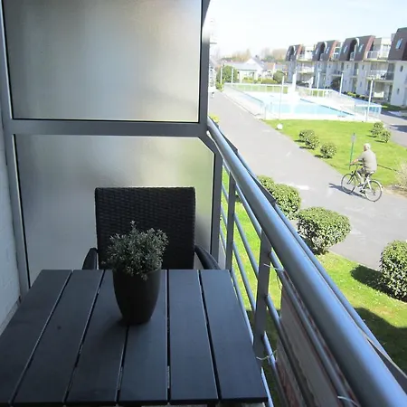 Luxurious In With Swimming Pool Apartamento Bredene
